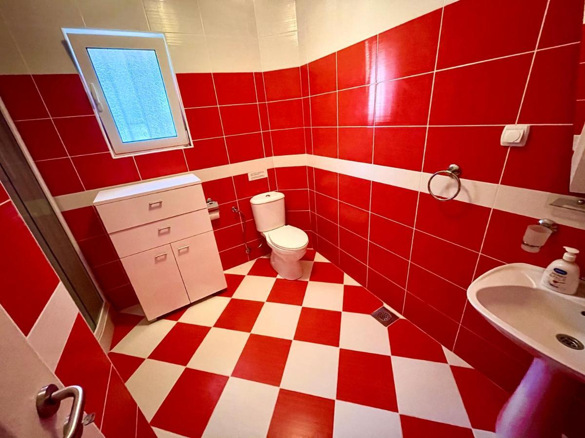 Holiday Home Viko Sutomore Eksteriør billede